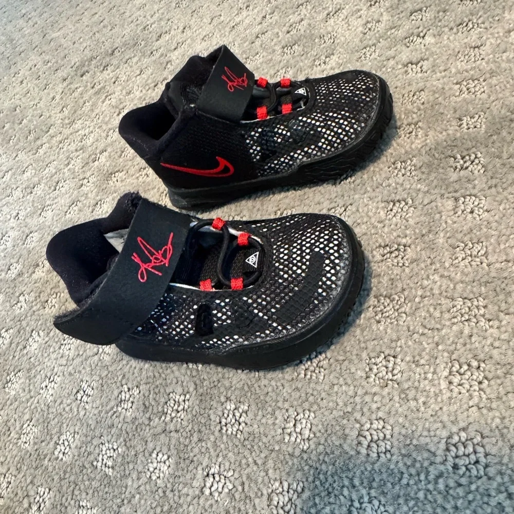 Nike Kyrie Toddler Sneakers Black Red Size 4C Basketball Shoes